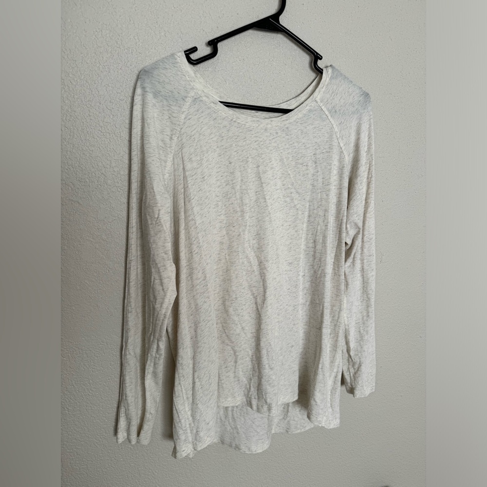 lululemon beige long sleeve tee (large/XL)